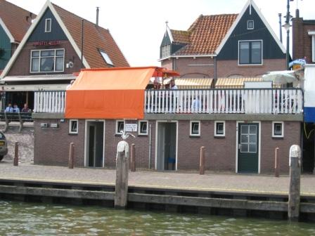 De snitaire voorziening in de haven van Volendam